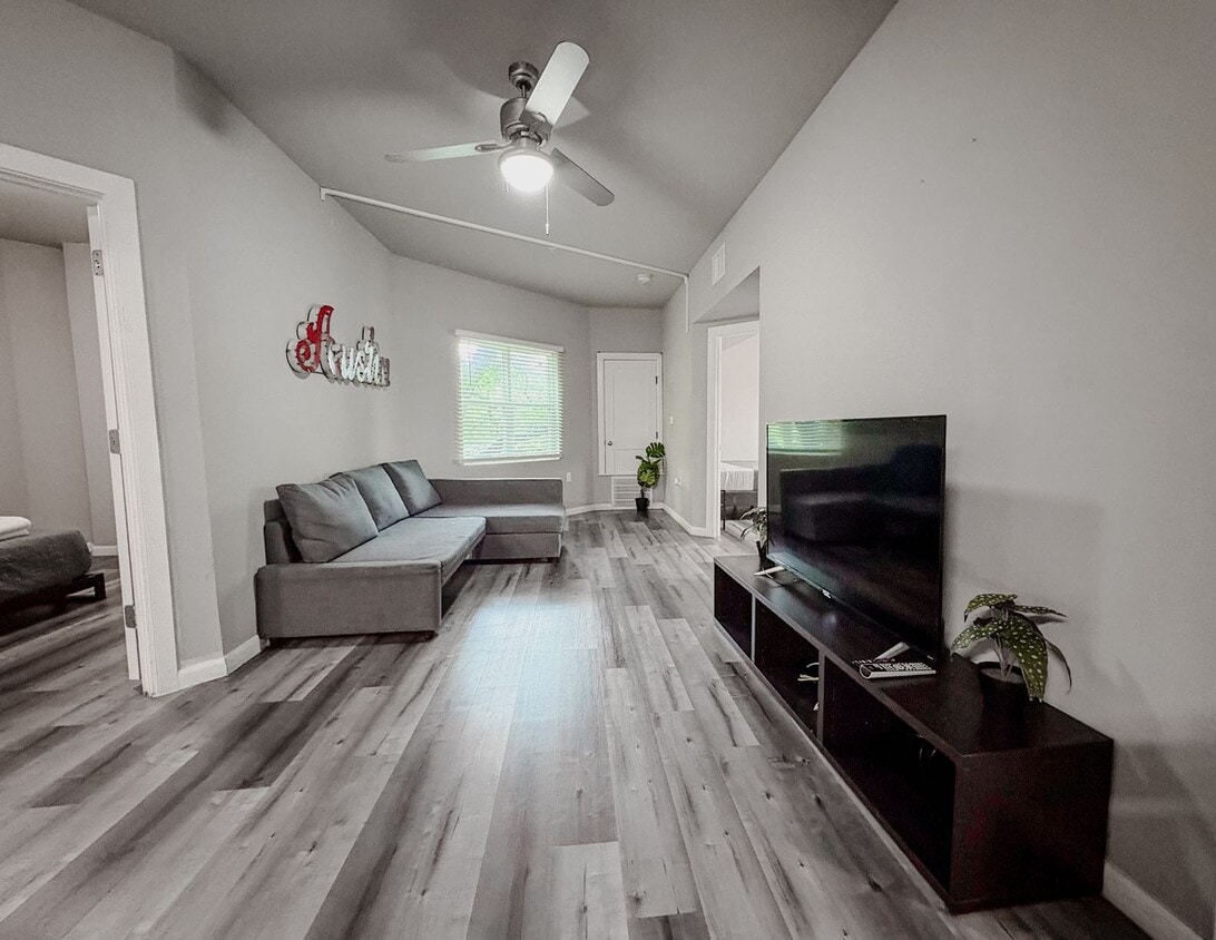 Primary Photo - Furnished Room in West Campus – Walk to UT