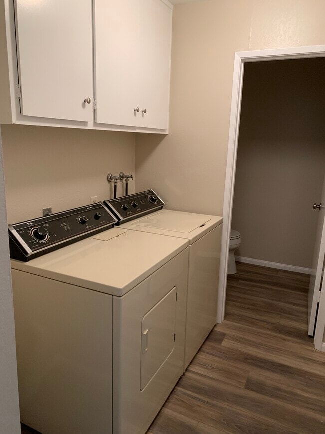 Foto del edificio - 181 N Kellogg Ave