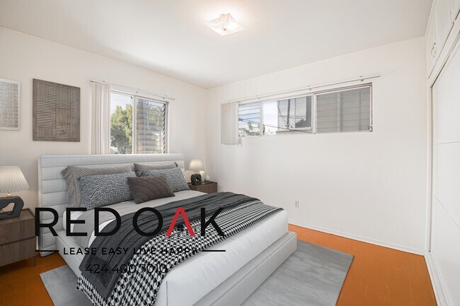 Foto del edificio - 436 Normandie Pl