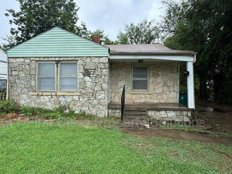 Photo - 1904 NE 25th St