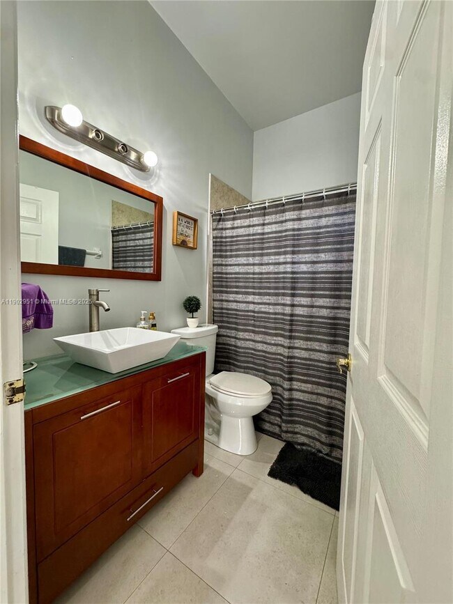 Foto del edificio - 16137 Emerald Cove Rd