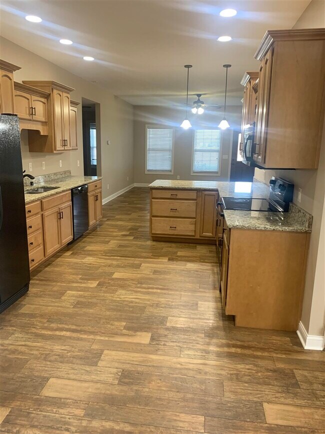 Foto del edificio - 617 Springfield Blvd