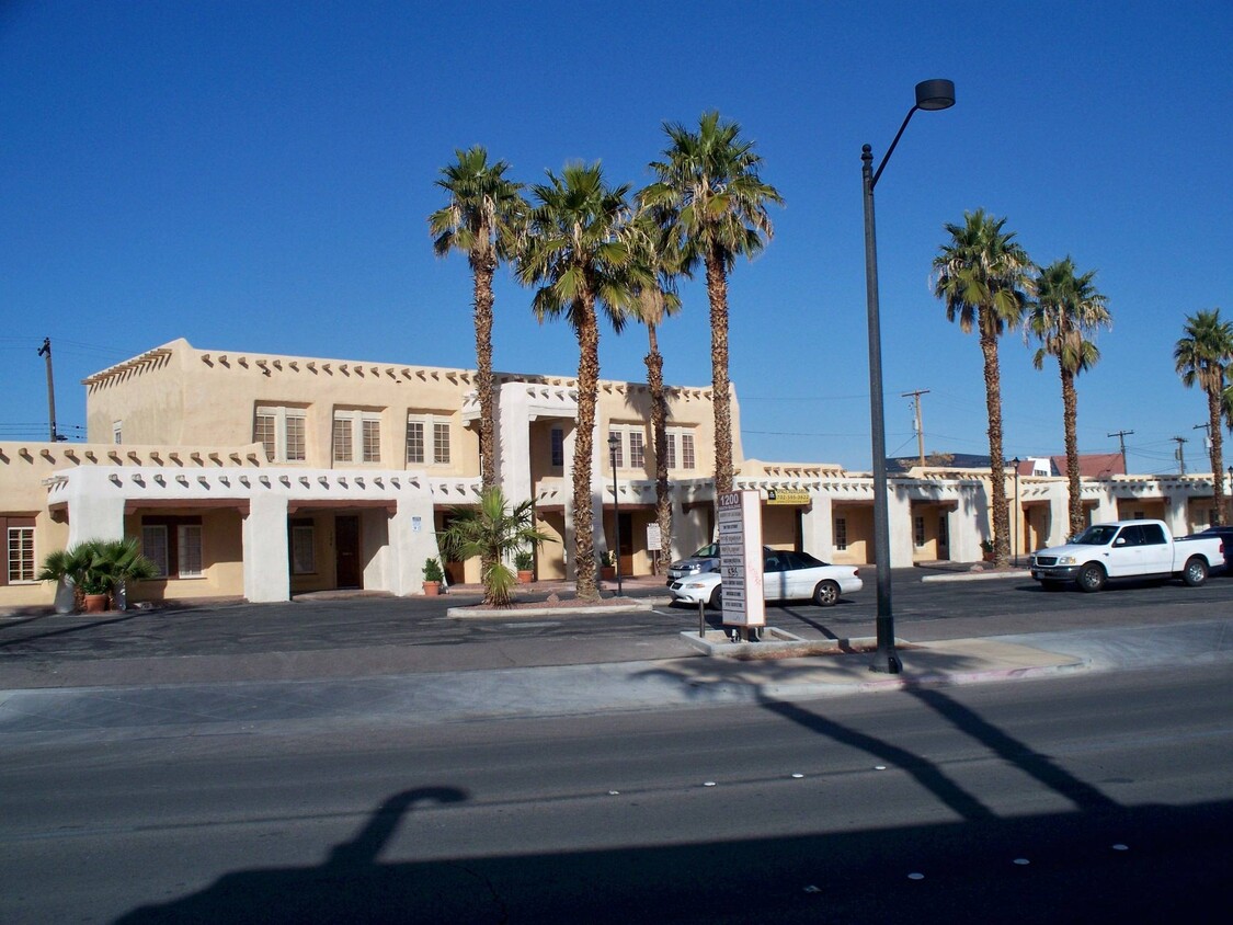 Primary Photo - 1200 S 4th St