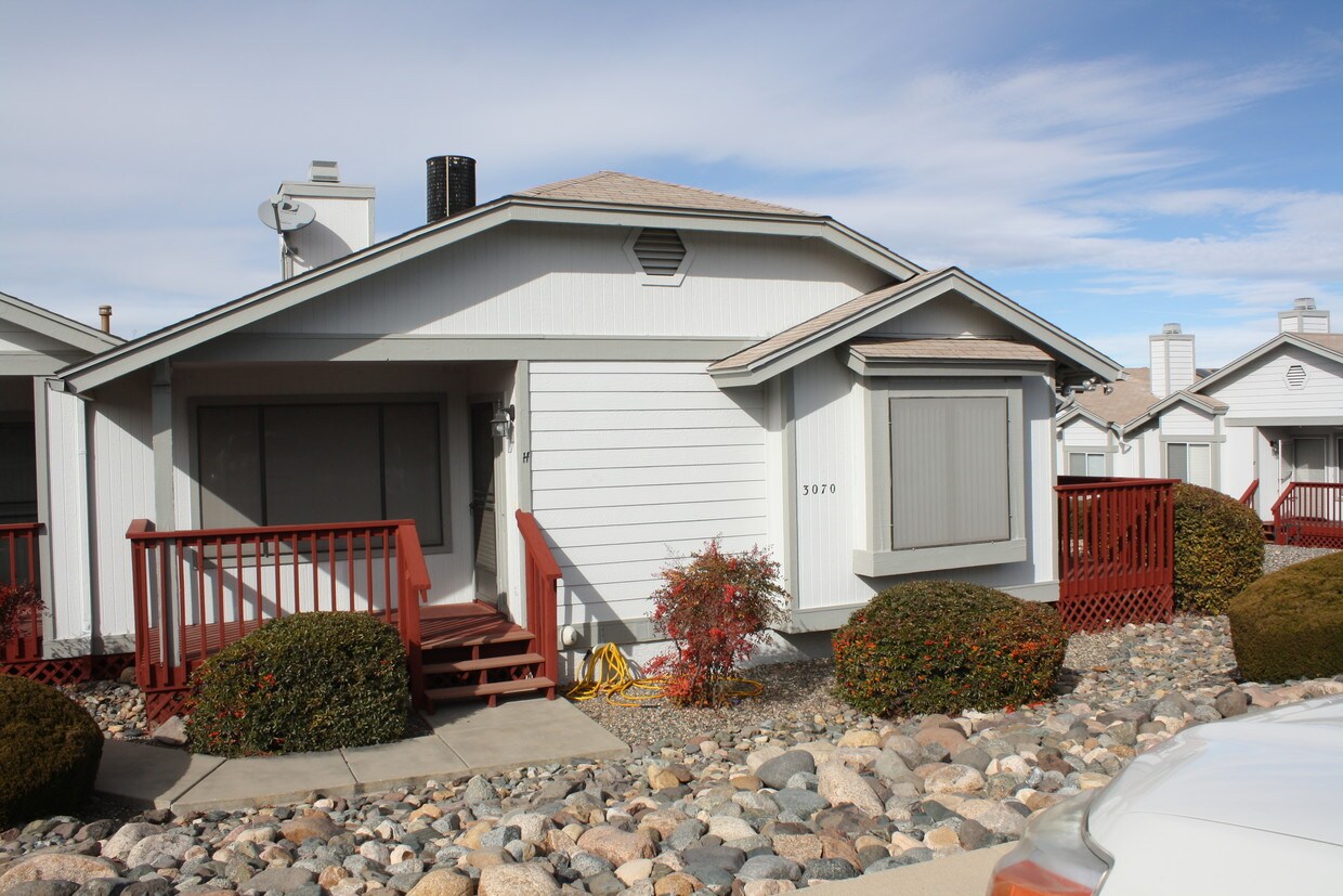 Primary Photo - 3070 Cascades Ct