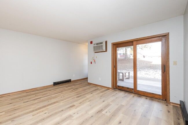 Building Photo - 601 Bakertown Dr