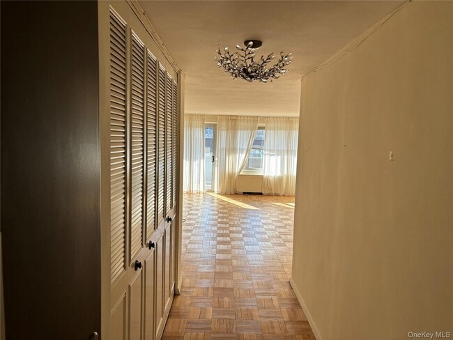 Foto del edificio - 17-85-85 215th St