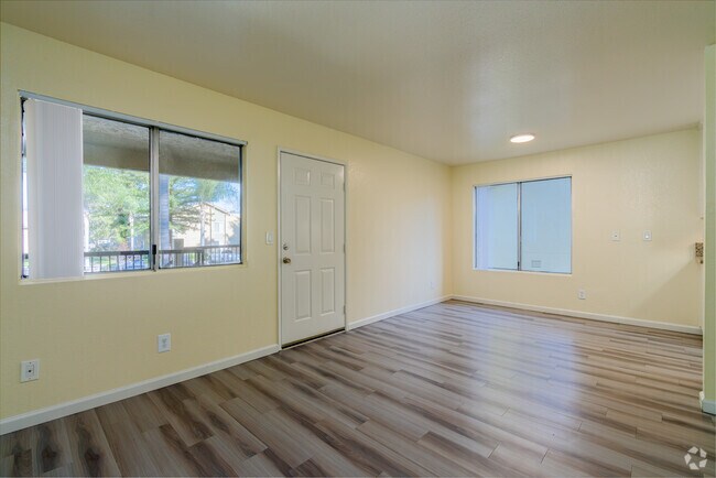 1 habitación, 1 baño - 620 pies cuadrados - Comedor - Sierra Village Apartment Homes