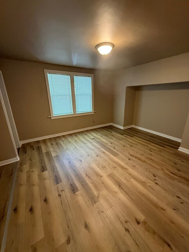 Foto del edificio - 1157 W Elliott Ave