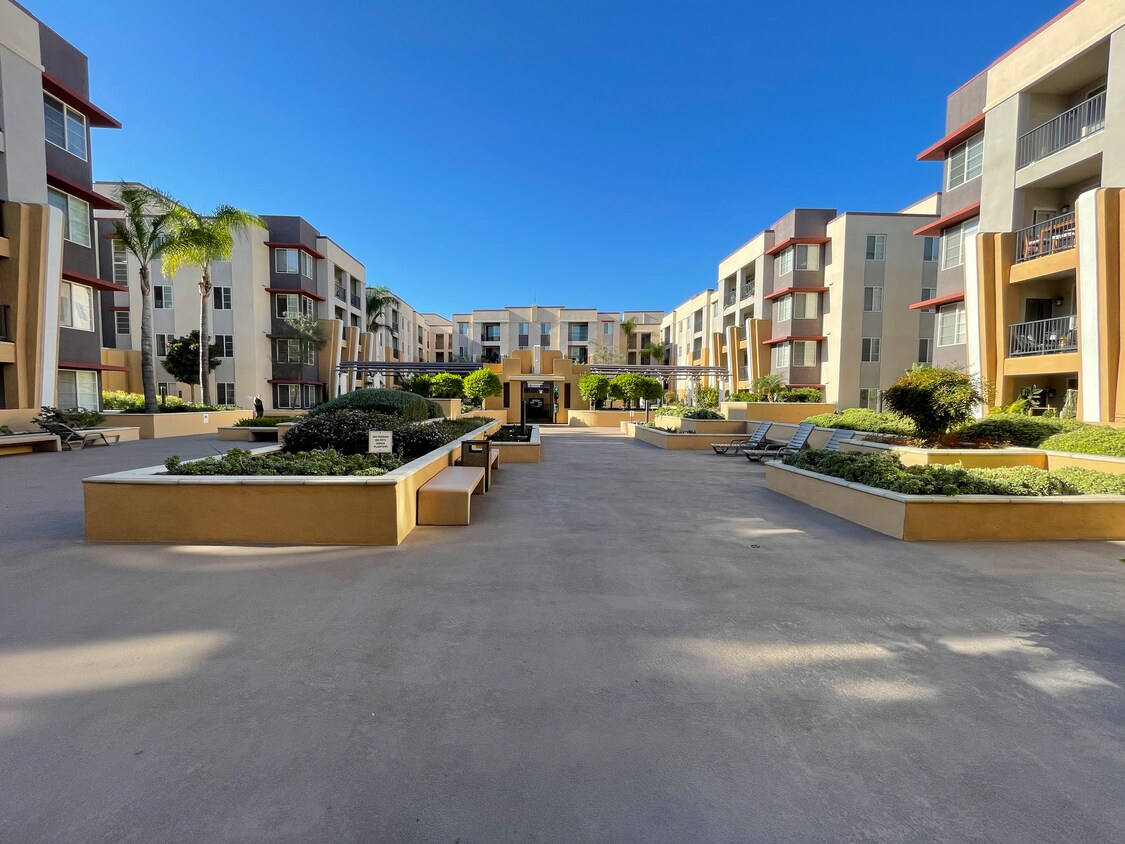 Primary Photo - 360 W Avenue 26