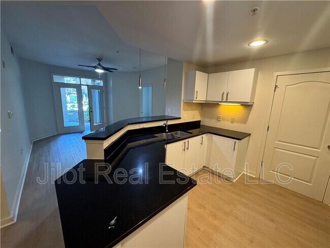 Foto del edificio - 390 17th St NW