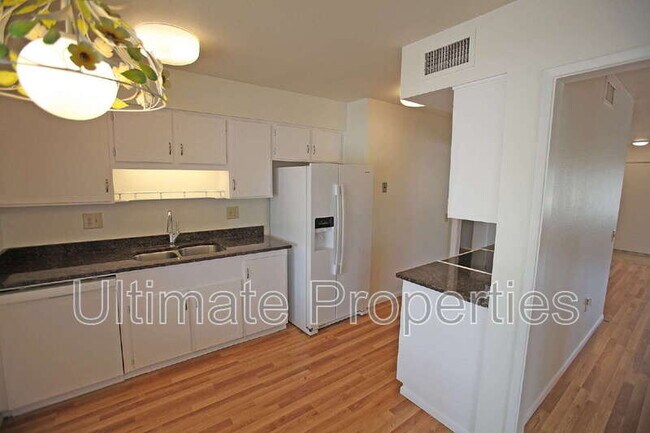 Foto del edificio - 9859 W Emberwood Dr