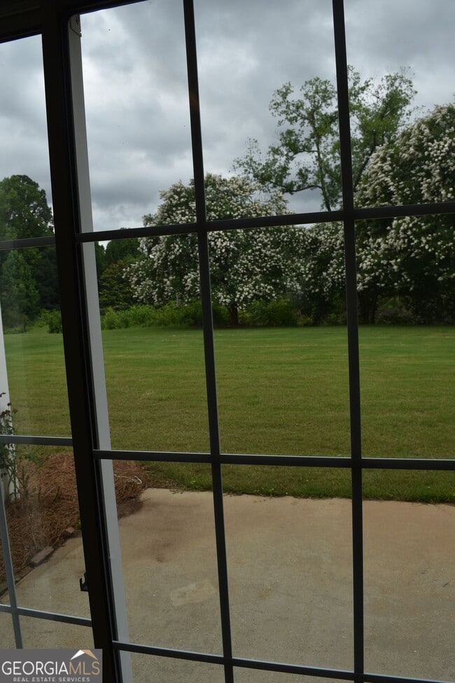 Building Photo - 556 Windstone Trail