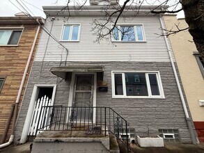 Building Photo - 1706 Mary St