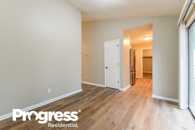 Foto del edificio - 7811 Taylor Cir