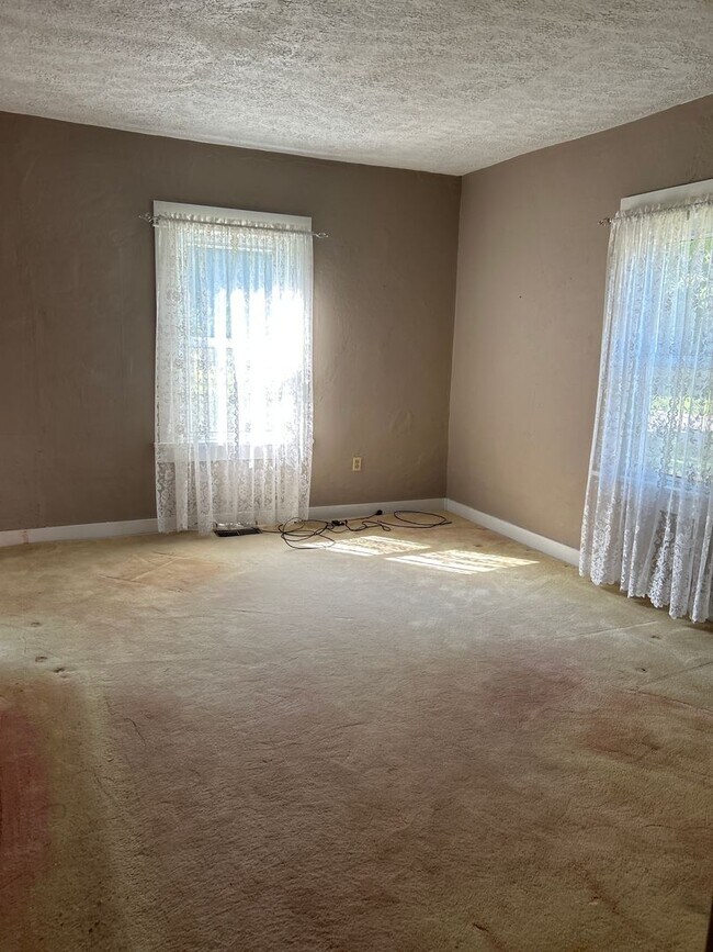 Foto del edificio - 205 W Walnut St