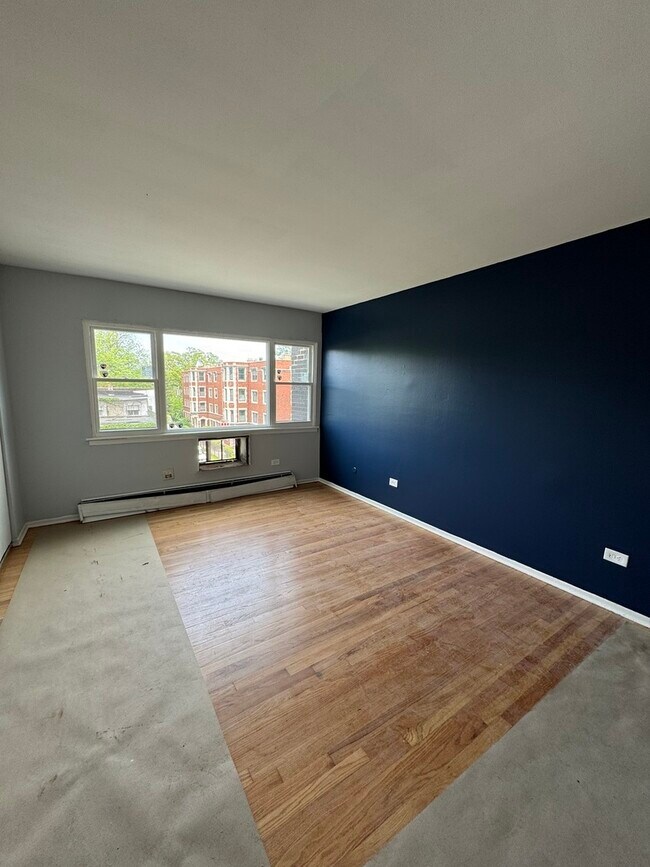 Foto del edificio - 7854 S South Shore Dr