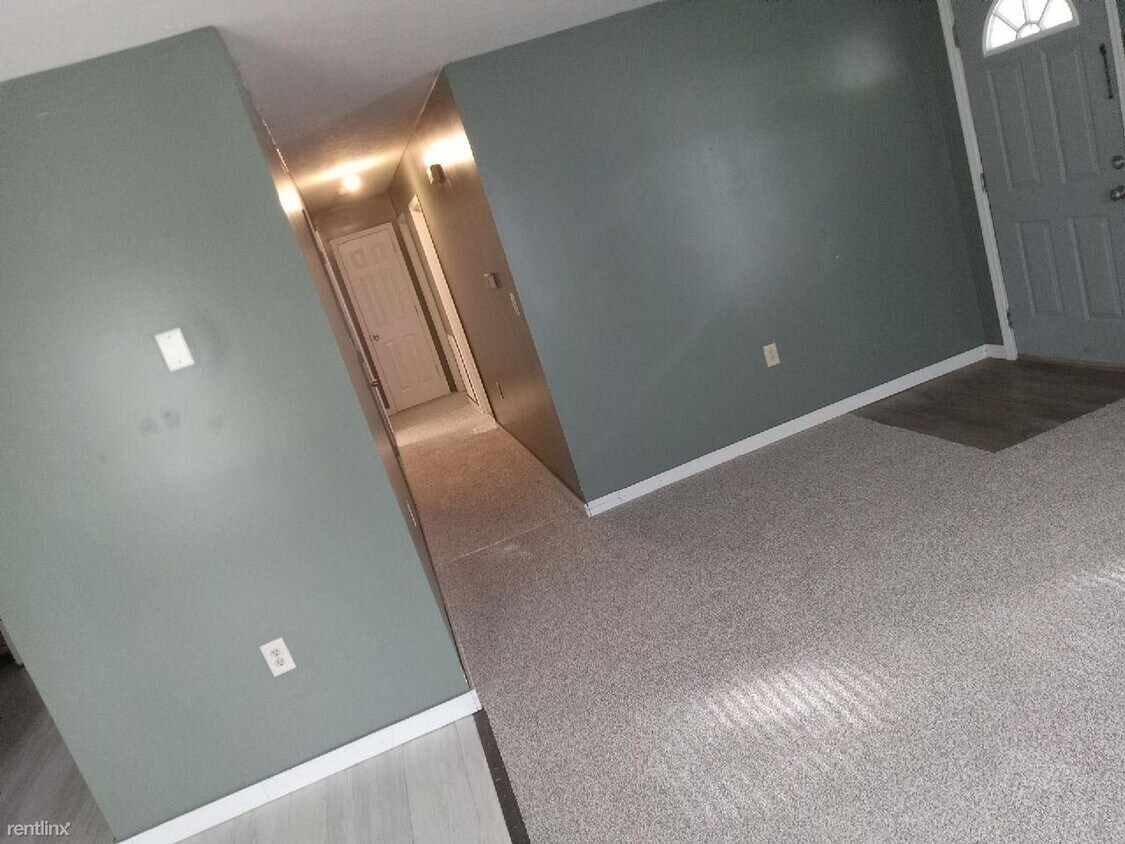 Foto del edificio - 3 br, 1.5 bath House - 70 CHURCH RD