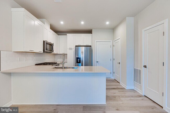 Building Photo - 7437 Backett Wood Ter