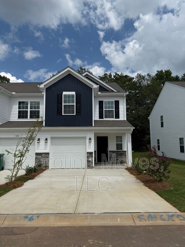 Building Photo - 820 Sandbach Rd