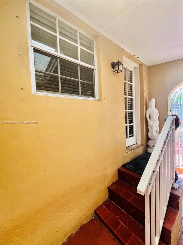 Foto principal - 2424 SW 18th Ave