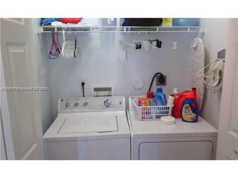 Foto del edificio - 6922 NW 179th St