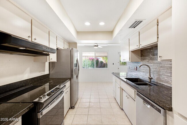 Foto del edificio - 1036 E Geneva Dr