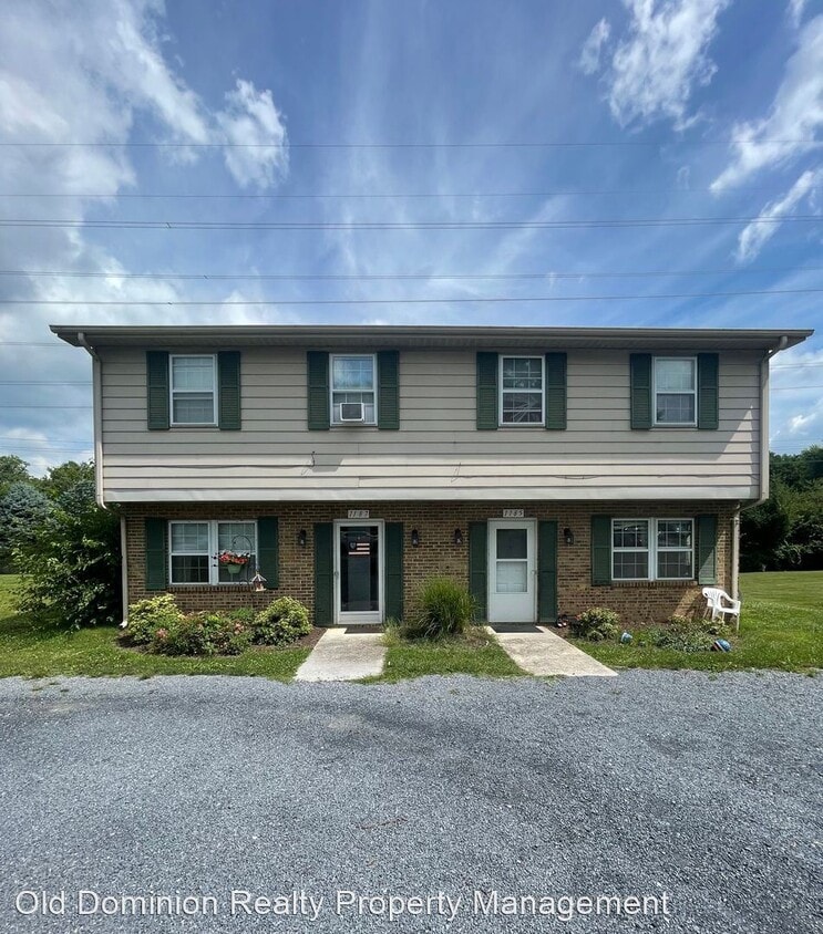 3 br, 1.5 bath House 1187 Rosedale Dr House Rental in Harrisonburg