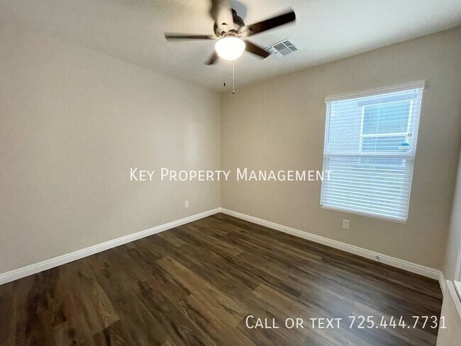 Foto del edificio - GORGEOUS 5 BEDROOM PLUS LOFT HOME NEAR FT ...