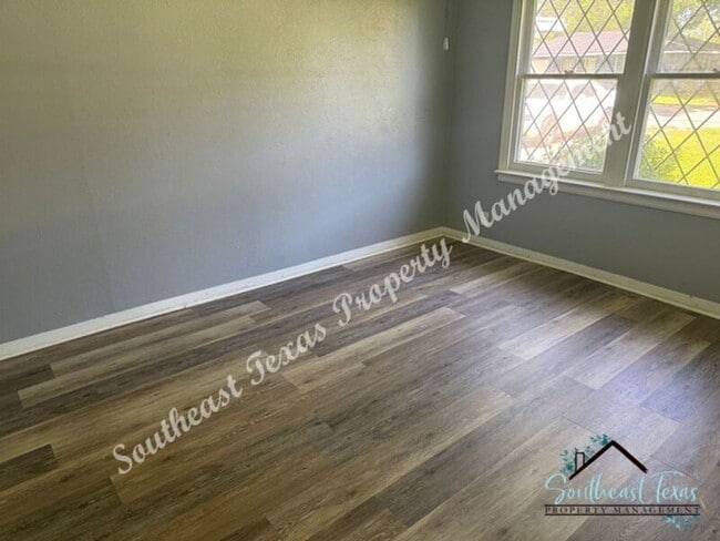 Foto del edificio - 3841 Canal Ave