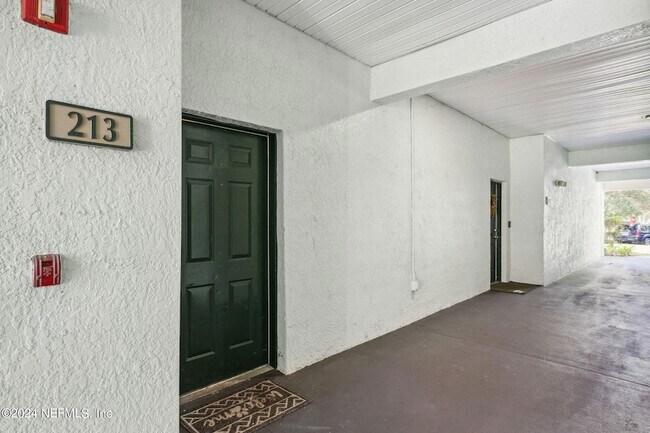 Foto del edificio - 785 Oakleaf Plantation Pkwy