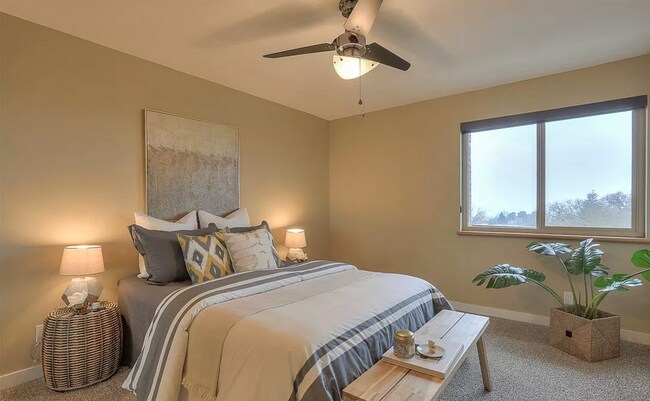 Master BR - 732 11th Ave E