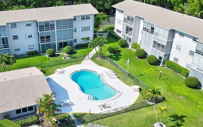 Foto del edificio - 700 Layne Blvd