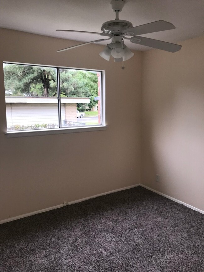 Foto del edificio - Remodeled 4 bedroom 2 bath home ready for move-in