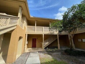 Building Photo - 4815 Via Palm Lakes