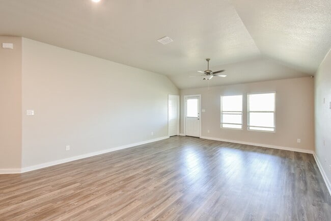 Building Photo - 7807 Tejas Plano Dr
