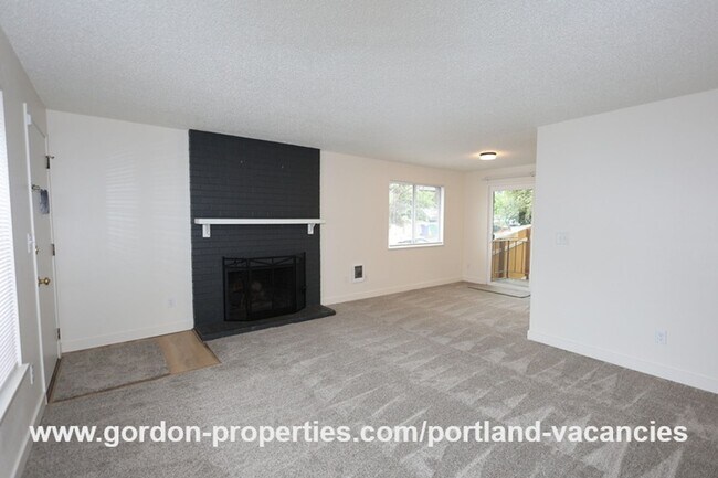 Foto del edificio - SE 15th Ave - remodeled 3 bedroom duplex w...