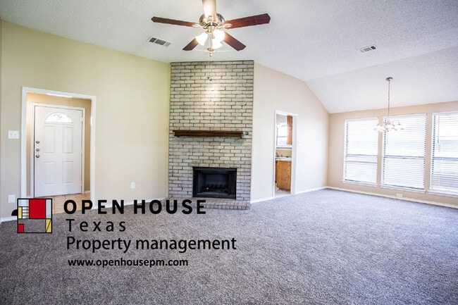 Building Photo - 5905 Sterling Green Trail, Arlington