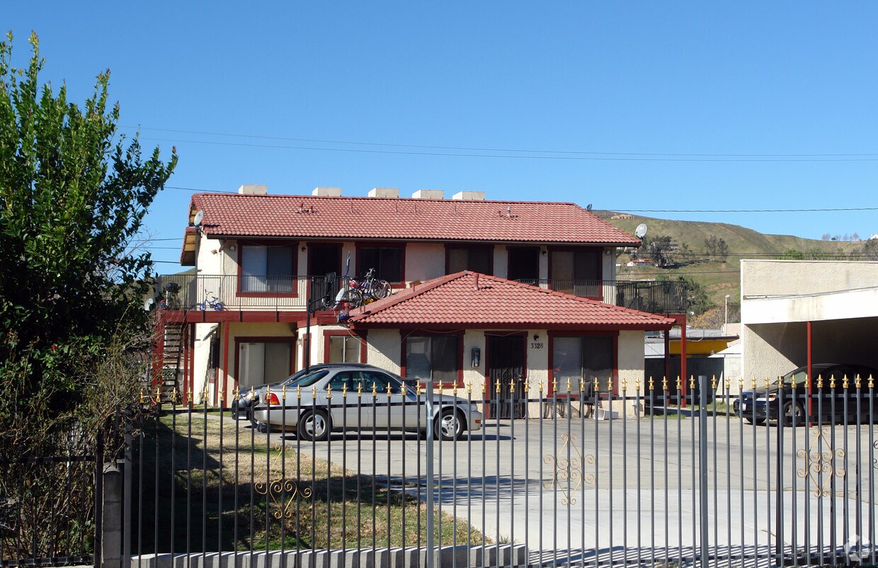 Primary Photo - 3328 N Stoddard Ave