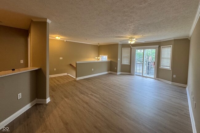 Building Photo - 1475 Autumn Oak St
