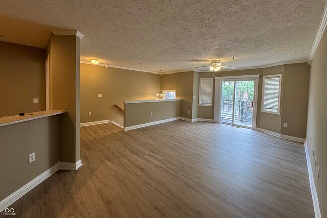 Foto del edificio - 1475 Autumn Oak St