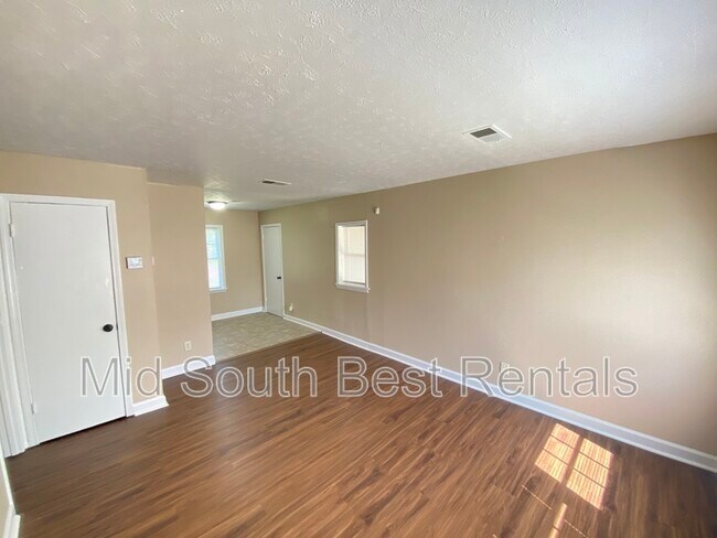 Building Photo - 5039 Newton Rd