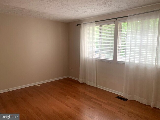 Building Photo - 8063 Newcomb Ct