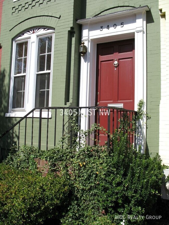 Building Photo - 3405 Q St NW