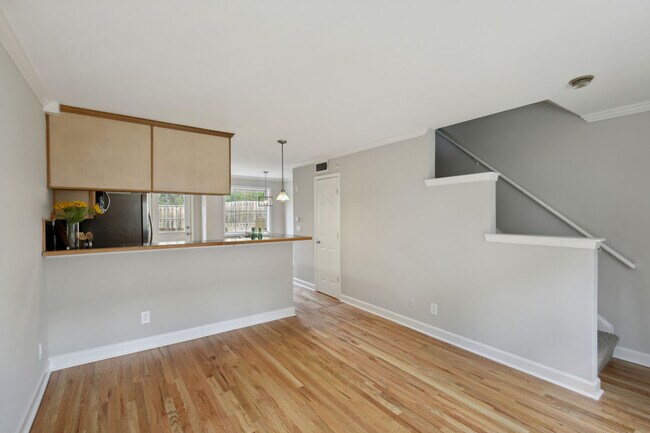 Foto del edificio - 2232 Dunseath Ave NW