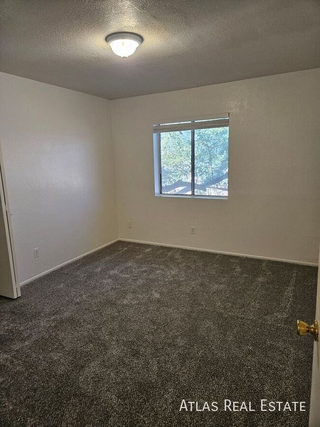 Building Photo - 111 N Phyllis-202