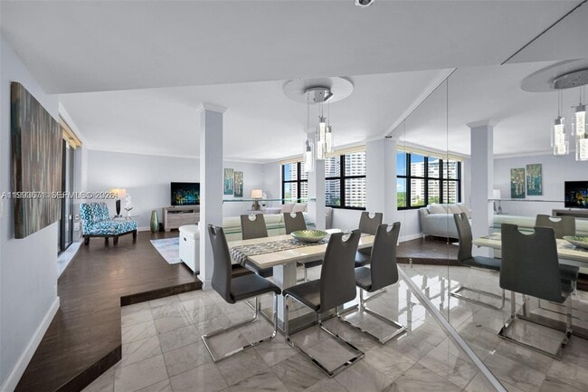 Foto del edificio - 300 Three Islands Boulevard