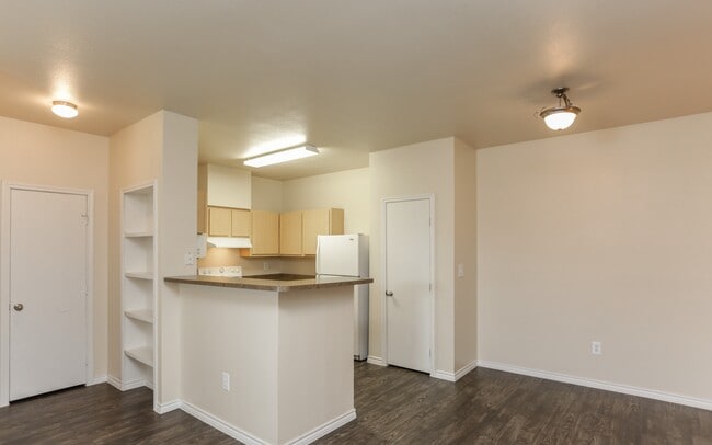 Building Photo - zVida Que Canta Apartments