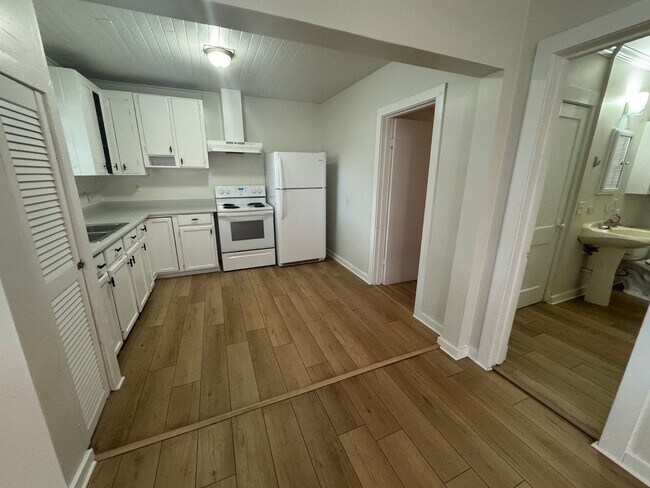 Foto del edificio - Downtown Pensacola - 2 bedroom, 1 bathroom
