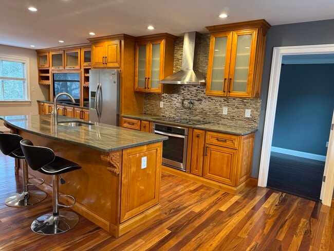 Foto del edificio - 7209 Needwood Rd