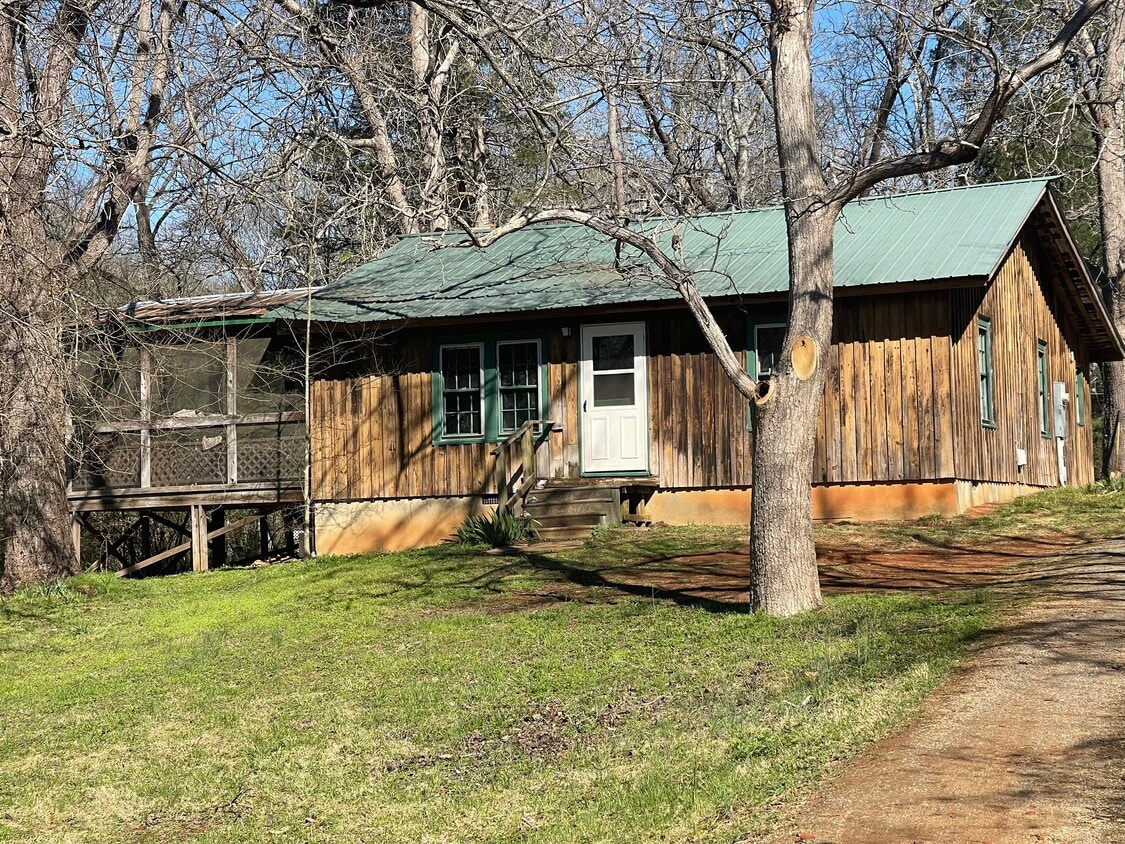 Building Photo - 130 Old Goldston Rd